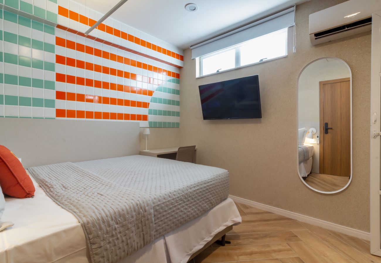 Apartment in Rio de Janeiro - Refúgio a Poucos Passos de Praia de Copacabana | Q10 PCD