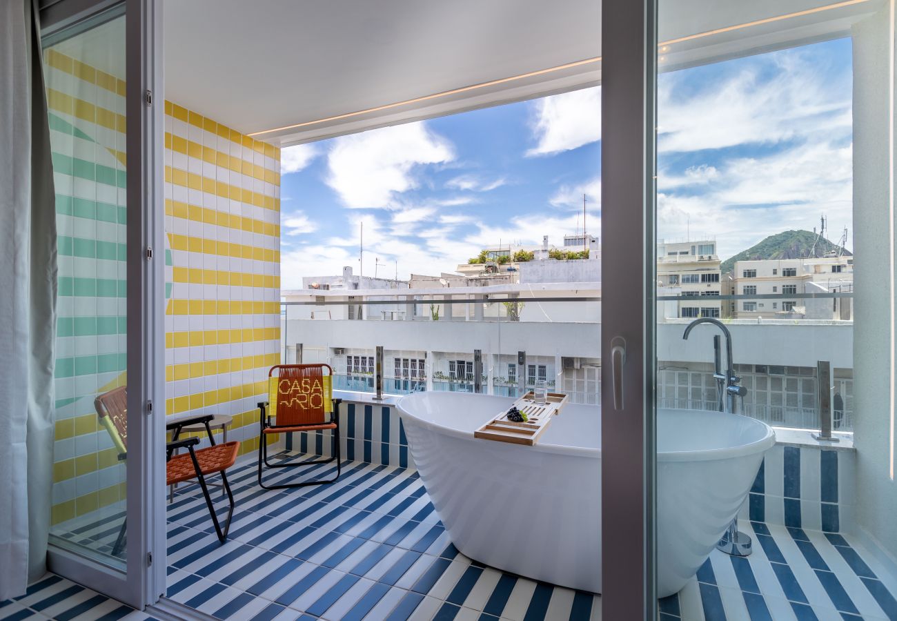 Apartment in Rio de Janeiro - Vista para o Mar e Varanda com Banheira | Q11