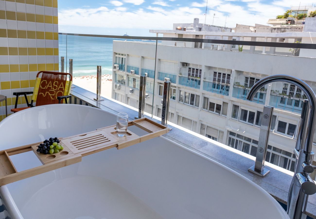 Apartment in Rio de Janeiro - Vista para o Mar e Varanda com Banheira | Q11