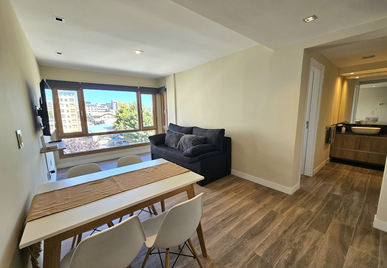 Apartment in San Carlos de Bariloche - Cuatro Soles Bariloche  in the main town + parking