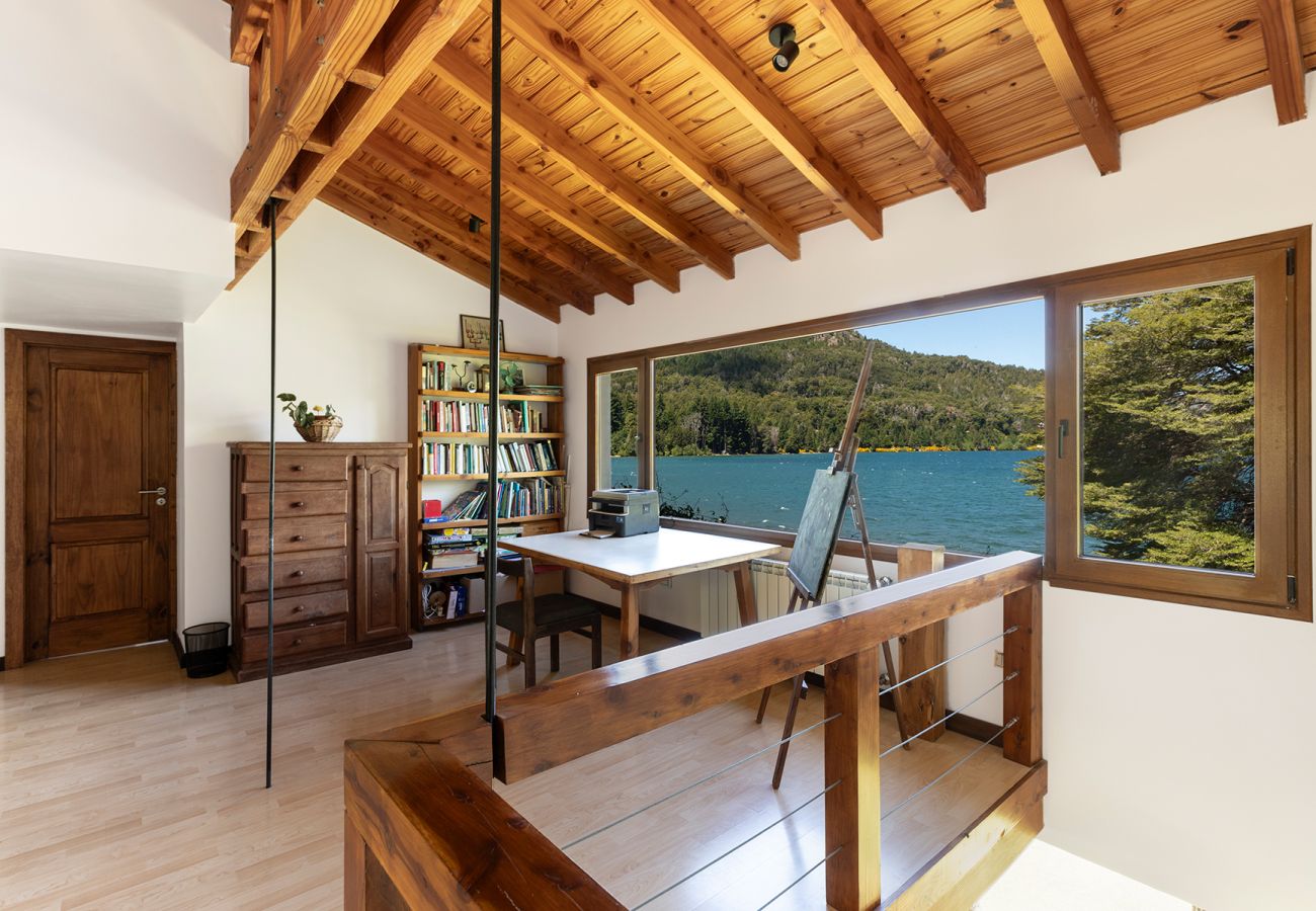 House in San Carlos de Bariloche - House with lakefront on Lake Gutiérrez in Bariloche