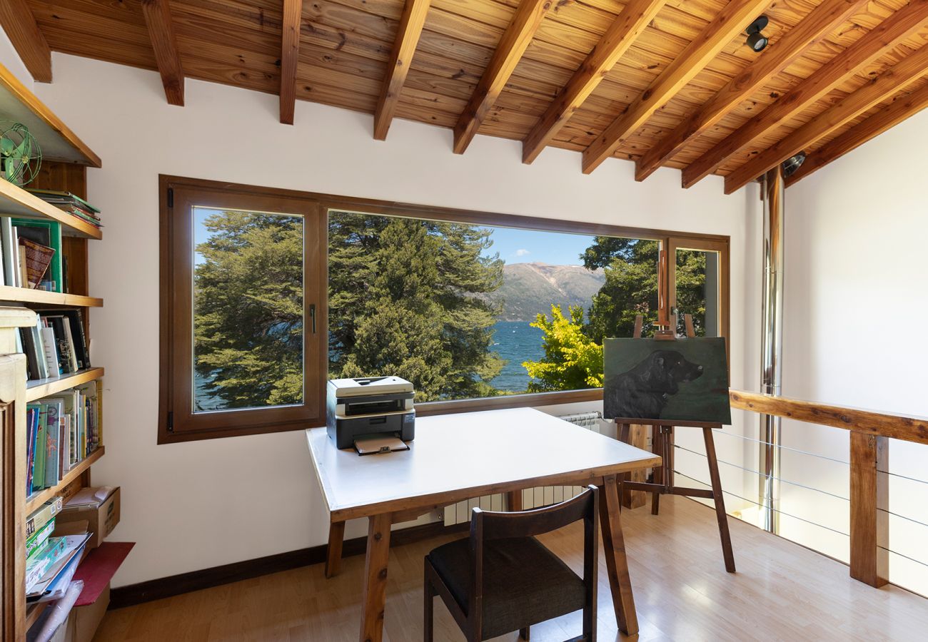 House in San Carlos de Bariloche - House with lakefront on Lake Gutiérrez in Bariloche