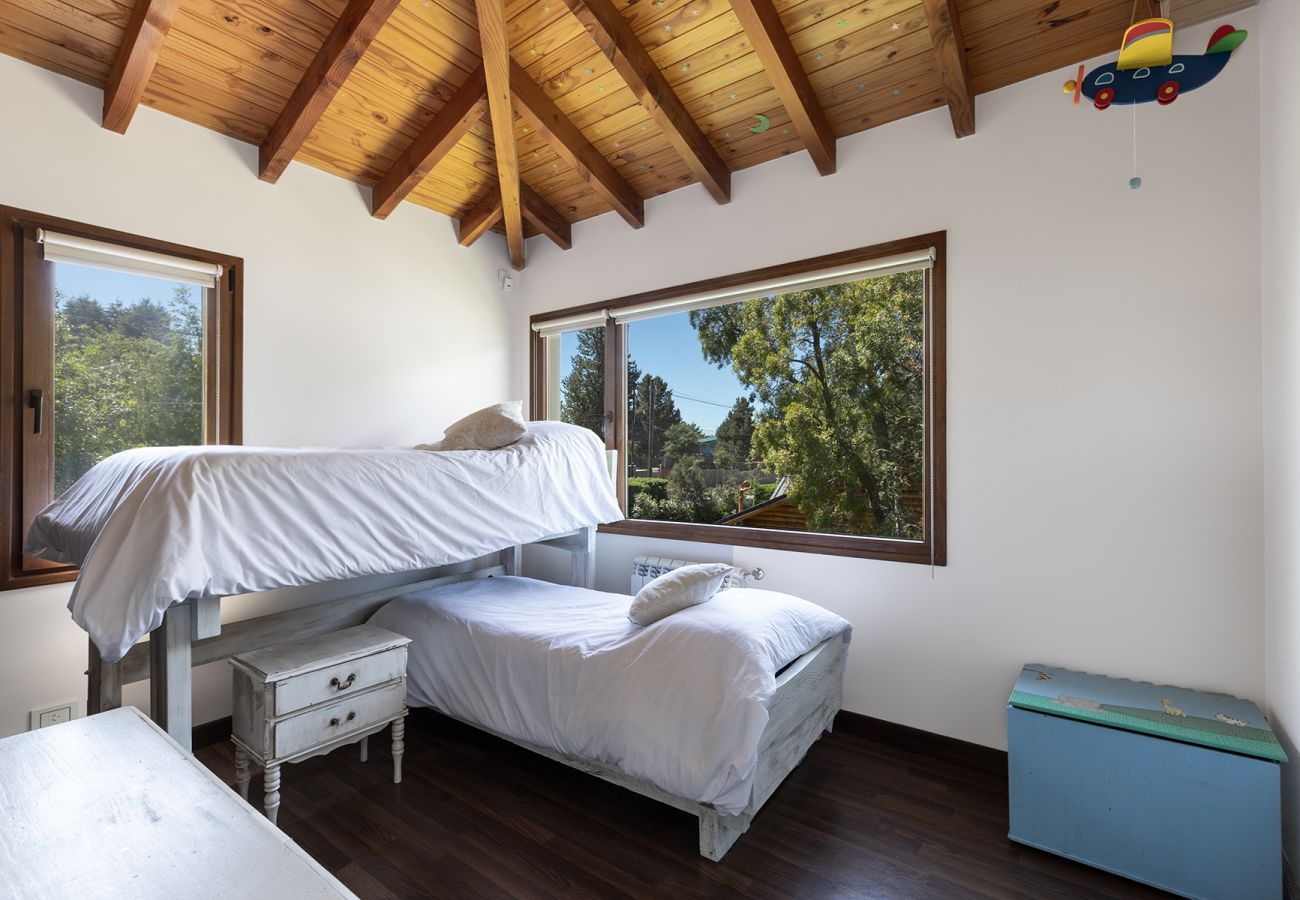 House in San Carlos de Bariloche - House with lakefront on Lake Gutiérrez in Bariloche