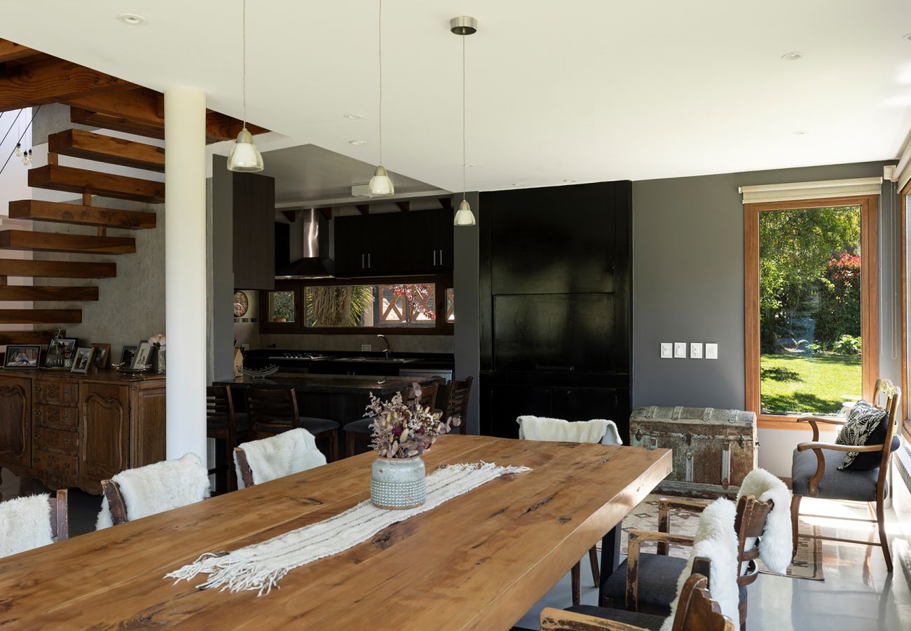 House in San Carlos de Bariloche - House with lakefront on Lake Gutiérrez in Bariloche