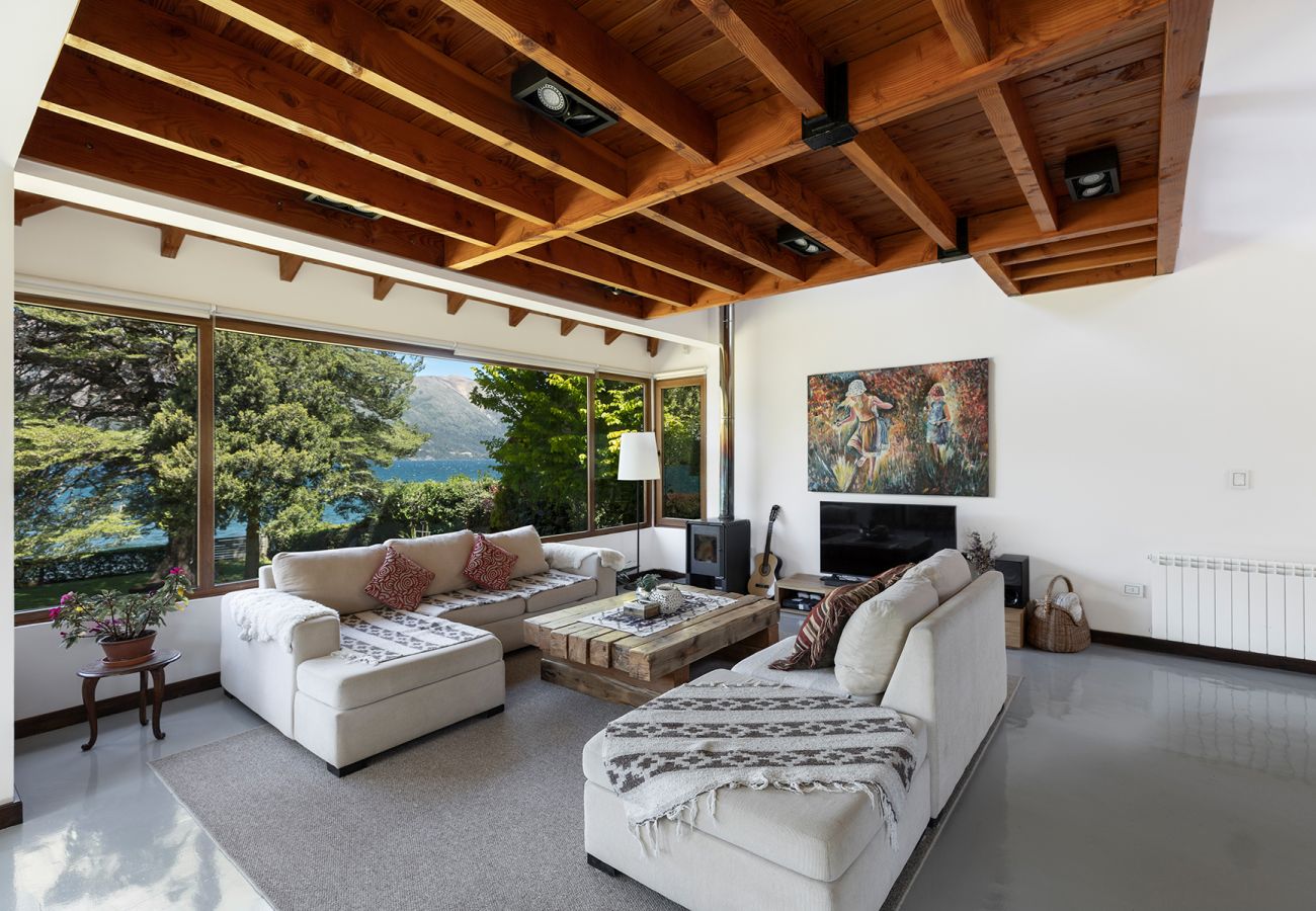 House in San Carlos de Bariloche - House with lakefront on Lake Gutiérrez in Bariloche