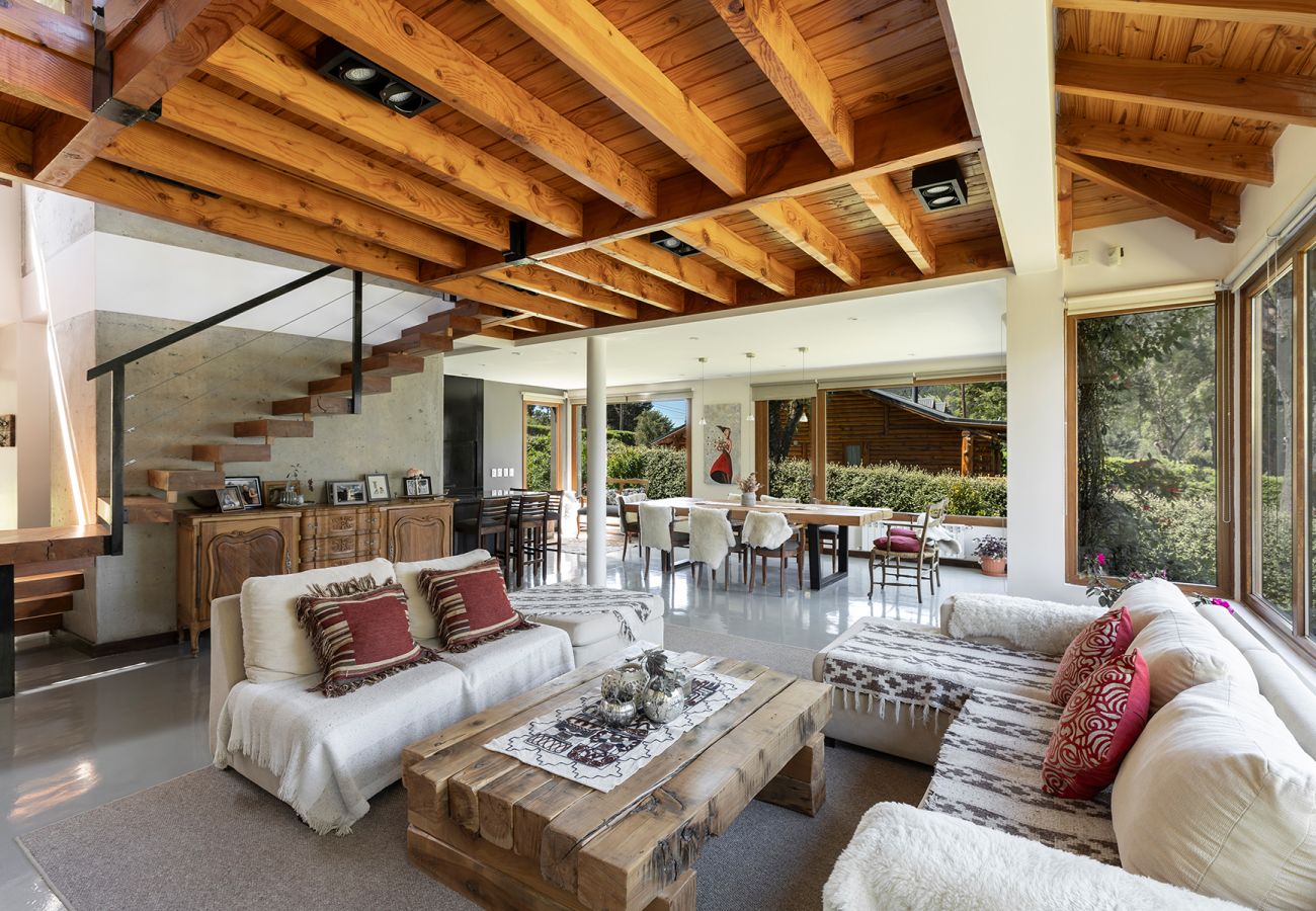 House in San Carlos de Bariloche - House with lakefront on Lake Gutiérrez in Bariloche