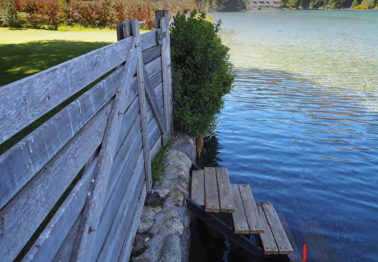 House in San Carlos de Bariloche - House with lakefront on Lake Gutiérrez in Bariloche