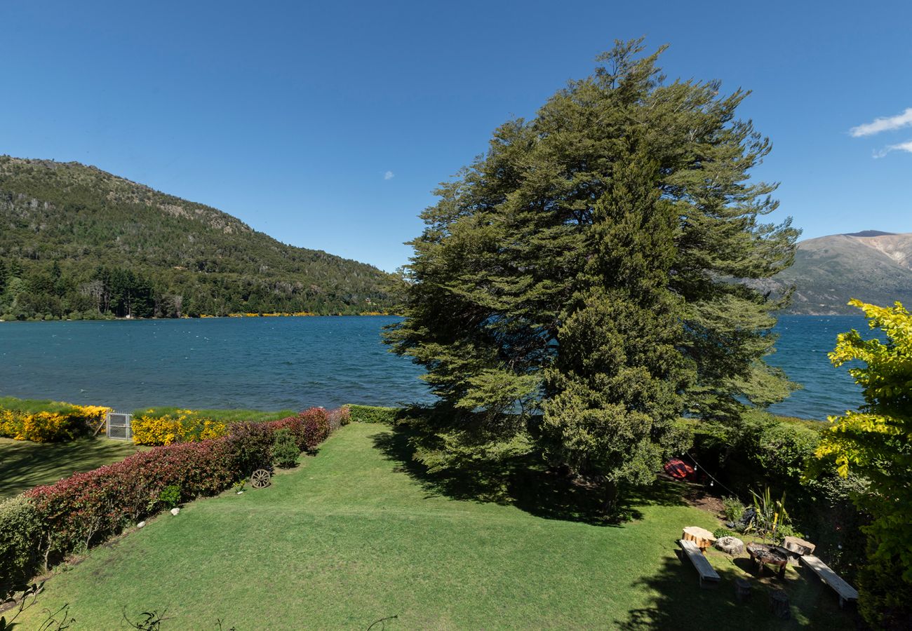 House in San Carlos de Bariloche - House with lakefront on Lake Gutiérrez in Bariloche