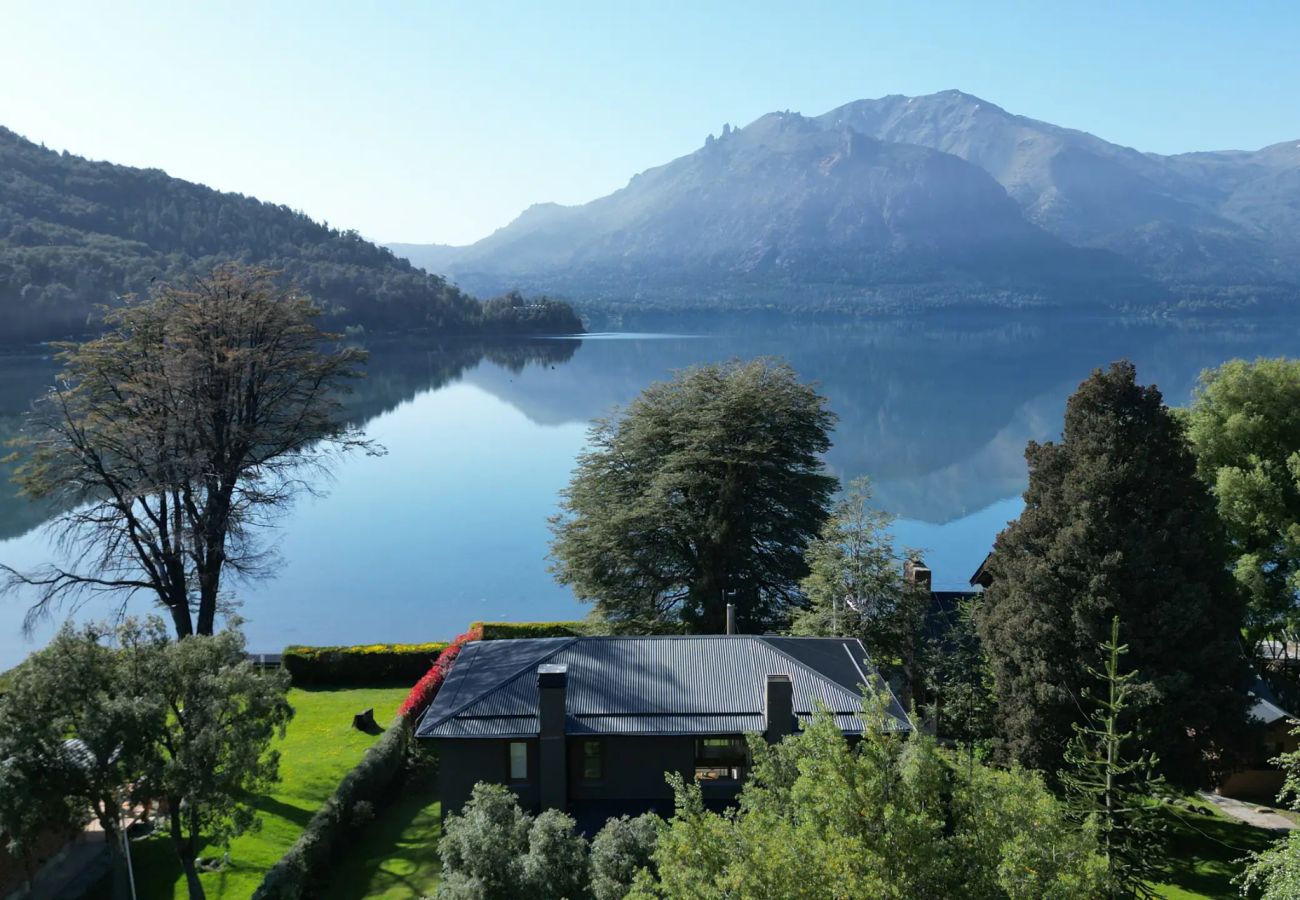 House in San Carlos de Bariloche - House with lakefront on Lake Gutiérrez in Bariloche