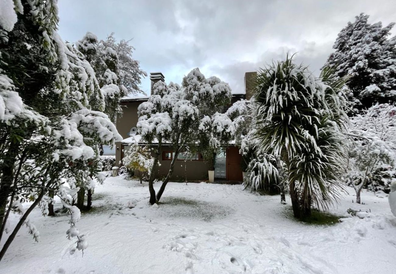 House in San Carlos de Bariloche - House with lakefront on Lake Gutiérrez in Bariloche