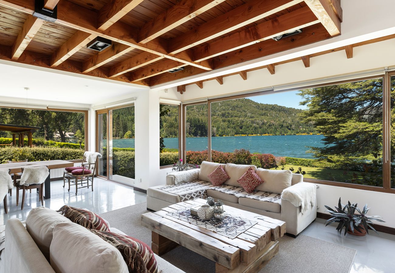 House in San Carlos de Bariloche - House with lakefront on Lake Gutiérrez in Bariloche