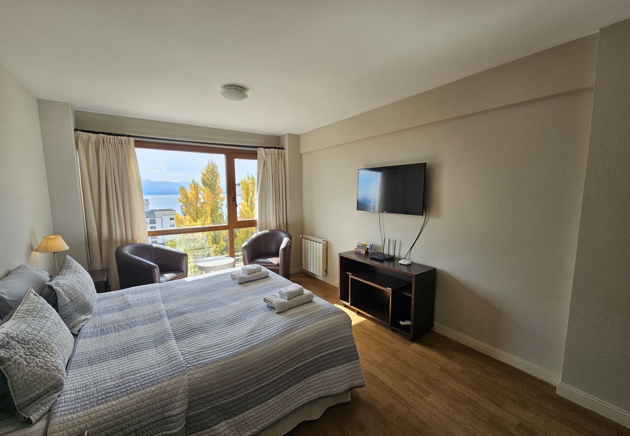 Studio in San Carlos de Bariloche - Terrazas del Lago I F with view of Lake Nahuel Huapi
