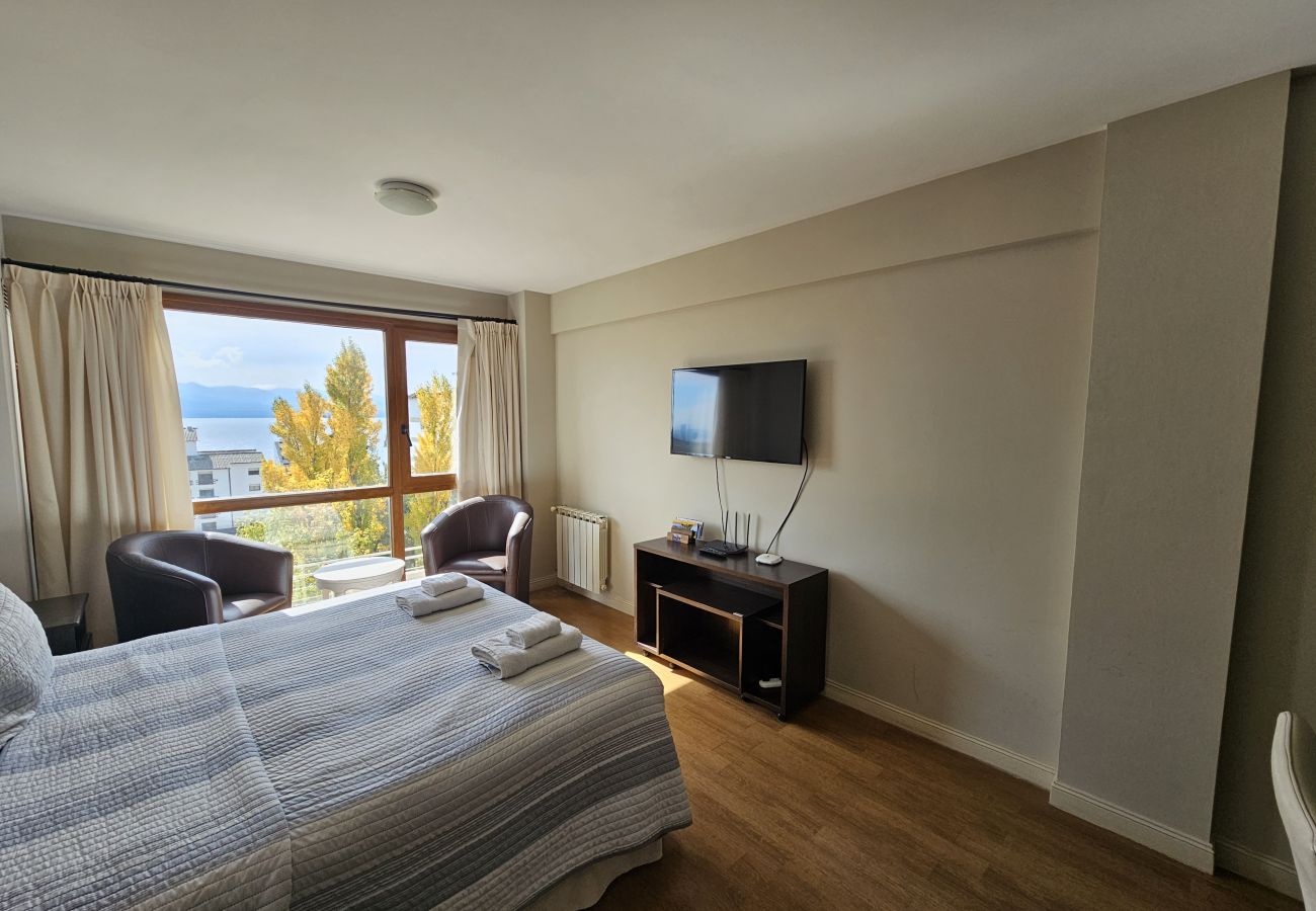 Studio in San Carlos de Bariloche - Terrazas del Lago I F with view of Lake Nahuel Huapi