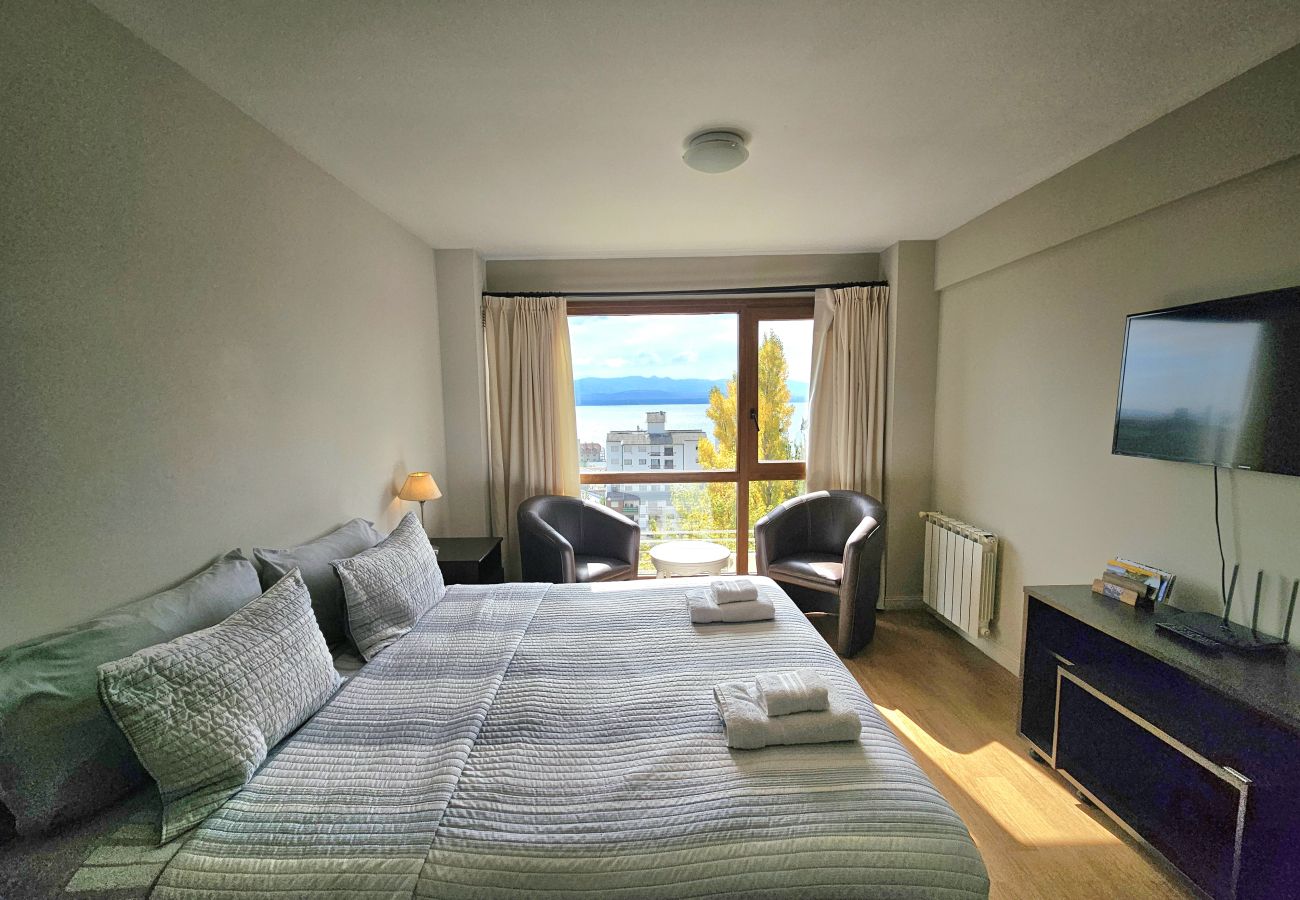 Studio in San Carlos de Bariloche - Terrazas del Lago I F with view of Lake Nahuel Huapi