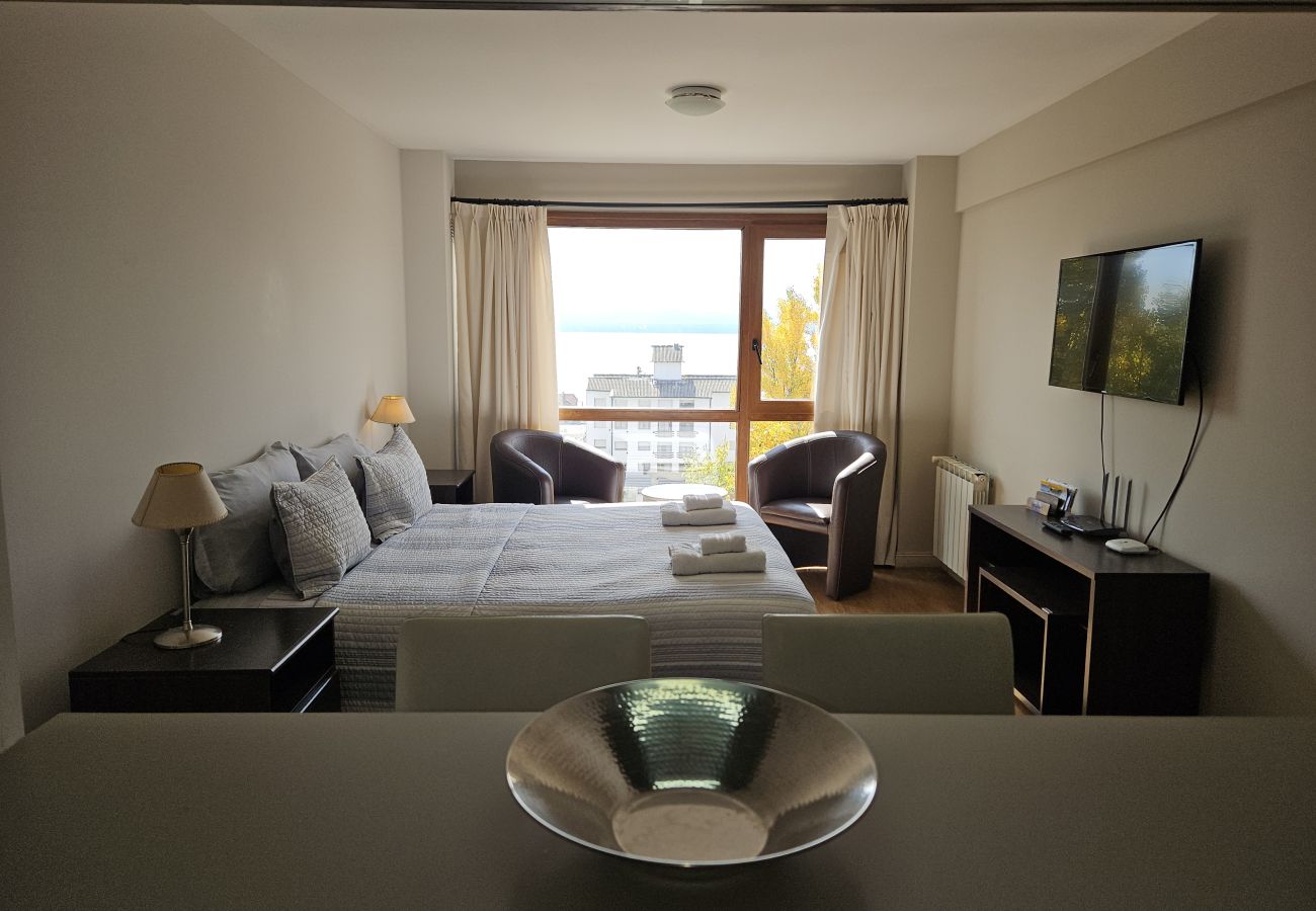 Studio in San Carlos de Bariloche - Terrazas del Lago I F with view of Lake Nahuel Huapi