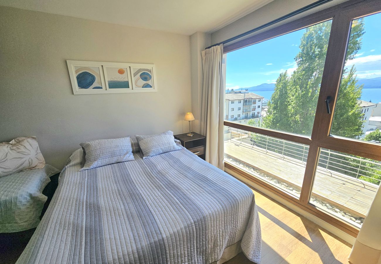 Studio in San Carlos de Bariloche - Terrazas del Lago I F with view of Lake Nahuel Huapi